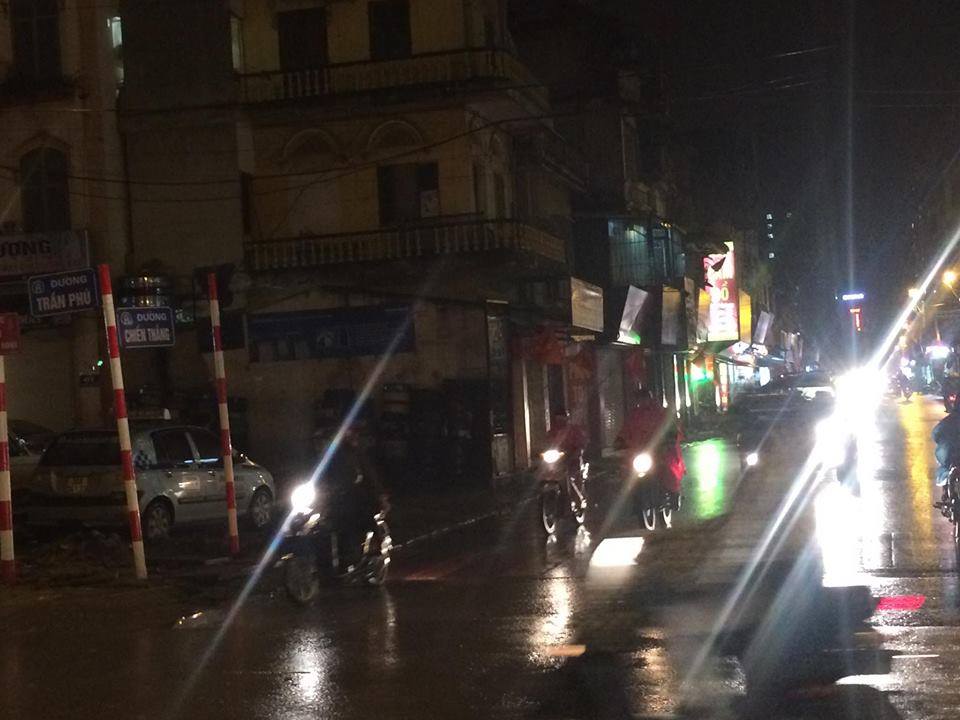 Hiện trường vụ việc c&aacute;n bộ C&ocirc;ng an phường Văn Qu&aacute;n bị đ&acirc;m trọng thương