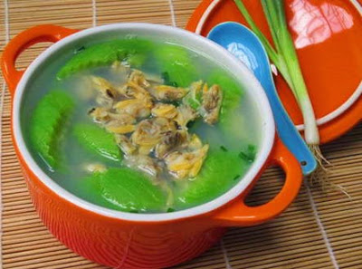Chỉ với 5 bước đơn giản l&agrave; c&aacute;c mẹ đ&atilde; c&oacute; ngay m&oacute;n canh mướp nấu hến cho gia đ&igrave;nh c&ugrave;ng thưởng thức