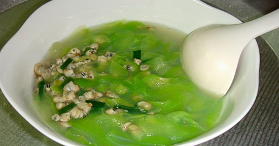 Canh mướp nấu hến thơm ngon cuối ng&agrave;y
