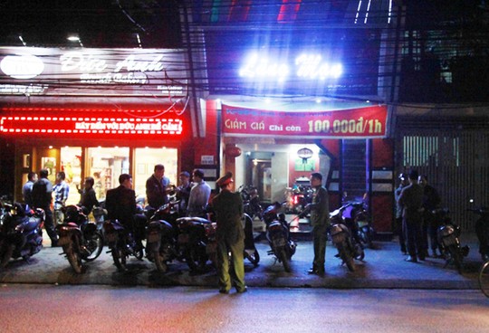 Cảnh s&aacute;t giao th&ocirc;ng Hải Ph&ograve;ng bị bảo vệ qu&aacute;n karaoke đ&acirc;m trọng thương trong một cuộc hỗn chiến tại qu&aacute;n