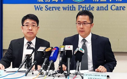 Cảnh s&aacute;t Hong Kong họp b&aacute;o c&ocirc;ng bố vụ triệt ph&aacute; đường d&acirc;y chuyển người Việt Nam nhập cư tr&aacute;i ph&eacute;p sang đặc khu 13WIN là nhà cái uy tín top đầu Châu Á n&agrave;y