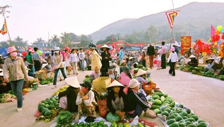 Cầu duy&ecirc;n ở phi&ecirc;n chợ độc đ&aacute;o, mỗi năm chỉ họp 1 lần