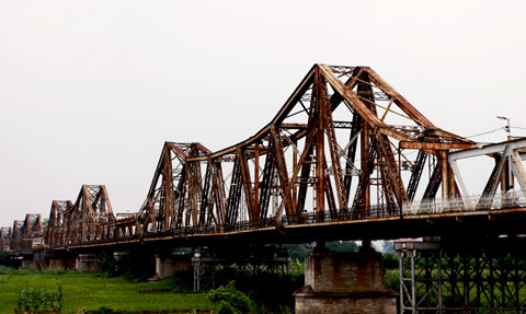 cầu long bi&ecirc;n, phục dựng cầu long bi&ecirc;n, bảo t&agrave;ng, vường treo, bảo tồn cầu long bi&ecirc;n