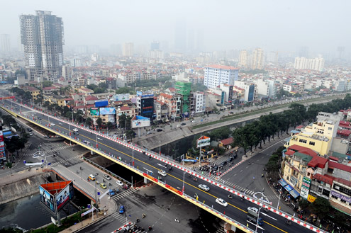 C&ocirc;ng tr&igrave;nh cầu vượt Nguyễn Ch&iacute; Thanh - Đường L&aacute;ng sai phạm trong ph&ecirc; duyệt dự to&aacute;n gi&aacute; g&oacute;i thầu đ&atilde; l&agrave;m n&acirc;ng gi&aacute; hơn 2,3 tỉ đồng
