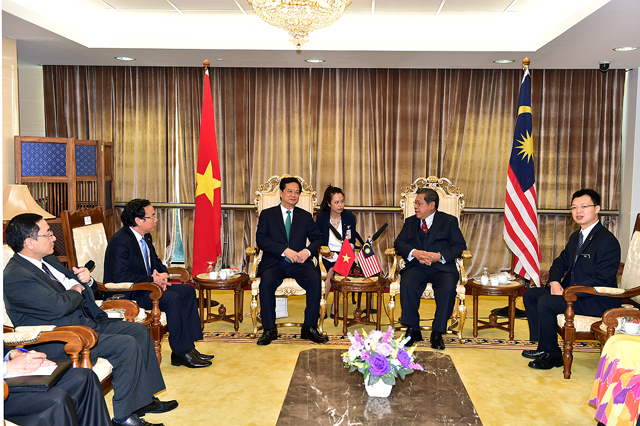 Thủ tướng Nguyễn Tấn Dũng v&agrave; Chủ tịch Hạ viện Malaysia Tan Sri Datuk Seri Utama Pandikar Amin bin Haji Mulia 