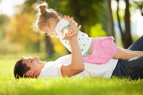 Cha dạy con g&aacute;i những b&agrave;i học g&igrave; để con c&oacute; một cuộc sống hạnh ph&uacute;c?