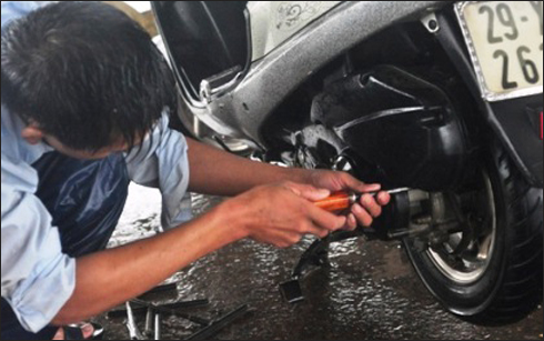 Dịch vụ lau bugi ng&agrave;y mưa lụt ở H&agrave; Nội