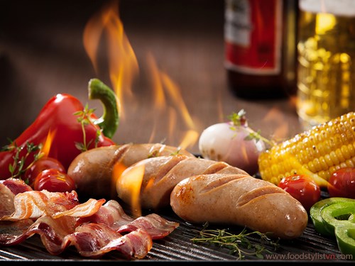 Phải sắp đặt v&agrave; tư duy rất tỉ mỉ, B&ugrave;i L&yacute; Tiến Nguy&ecirc;n mới c&oacute; thể cho ra đời những thước ảnh &ldquo;đ&atilde; mắt&rdquo; thế n&agrave;y. Ảnh: Foodstylistvn.com.