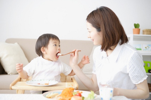 Ch&aacute;o dinh dưỡng khiến trẻ bị suy dinh dưỡng