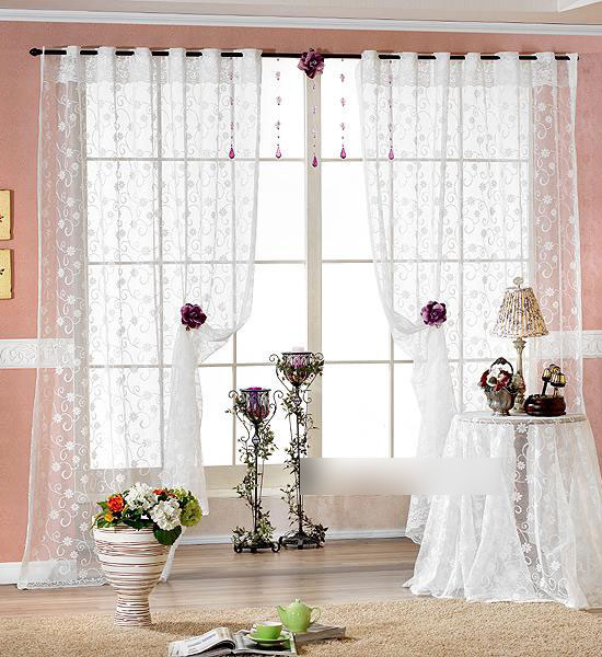 Lựa chọn r&egrave;m cửa với chất liệu đơn giản sẽ mang sự cuốn h&uacute;t cho ng&ocirc;i nh&agrave;