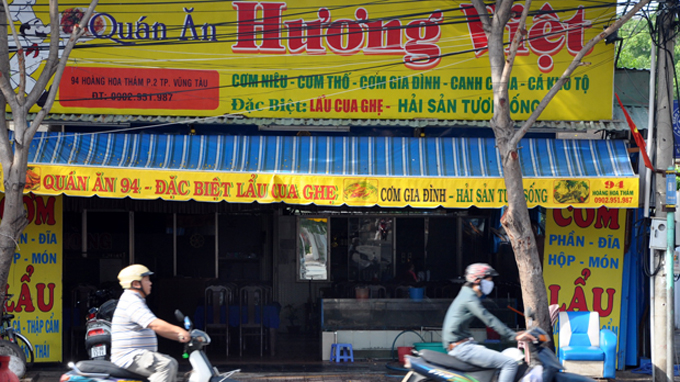 Qu&aacute;n Hương Việt d&ugrave; đ&atilde; đổi t&ecirc;n th&agrave;nh H&agrave;o Long Sơn nhưng vẫn bị kh&aacute;ch h&agrave;ng khiếu nại chặt ch&eacute;m
