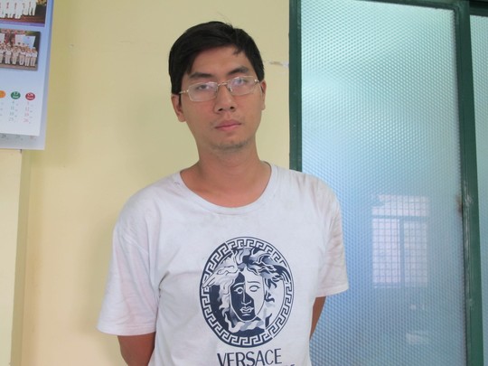 Đối tượng Phan Tấn Phong l&uacute;c mới bị bắt v&igrave; tội chuốc thuốc m&ecirc; &ocirc;ng b&agrave; ngoại để trộm đồ cổ