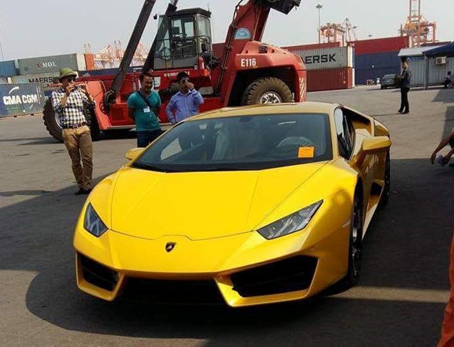 Si&ecirc;u xe Lamborghini Huracan cầu sau thứ hai gi&aacute; 20 tỷ cập cảng Hải Ph&ograve;ng chờ đại gia Việt