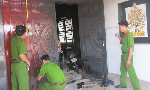 Ch&aacute;y nh&agrave; trong đ&ecirc;m c&oacute; dấu hiệu c&oacute; kẻ cố t&igrave;nh ph&oacute;ng hỏa