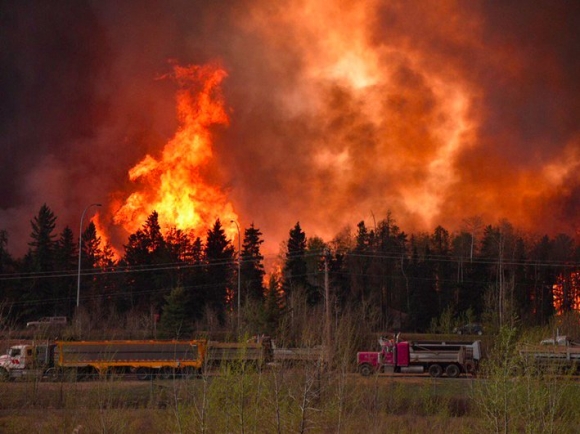 Vụ ch&aacute;y rừng ở Canada đ&atilde; k&eacute;o d&agrave;i hơn 1 tuần v&agrave; vẫn chưa thể được kiểm so&aacute;t ho&agrave;n to&agrave;n