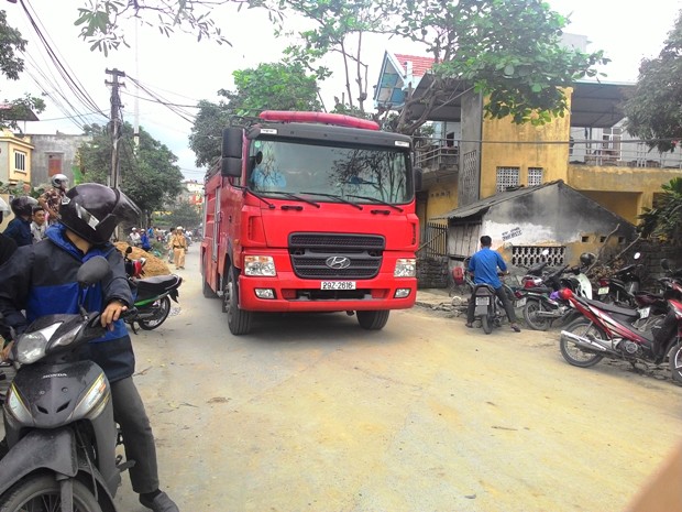 ch&aacute;y nh&agrave; m&aacute;y nhựa th&ocirc;ng tại u&ocirc;ng b&iacute;