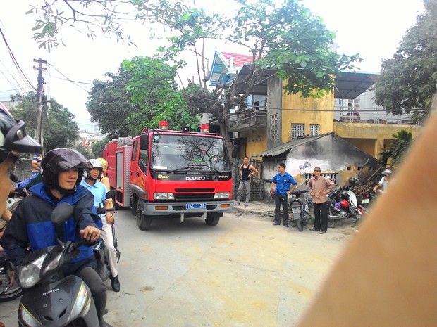 ch&aacute;y nh&agrave; m&aacute;y chế biến nhựa th&ocirc;ng u&ocirc;ng b&iacute;