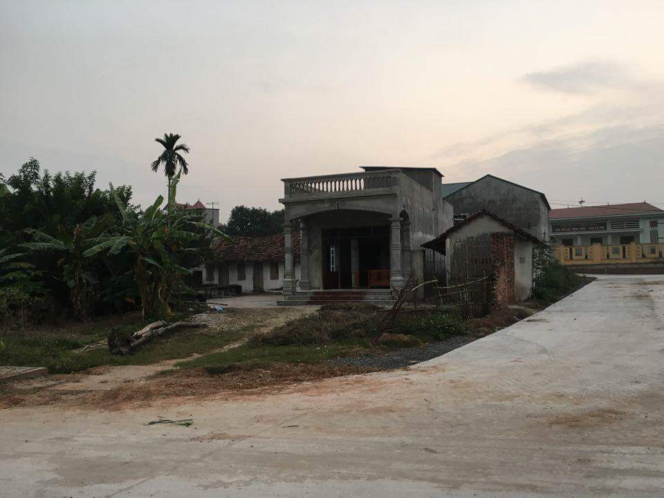Lập đ&atilde; ch&eacute;m trọng thương mẹ tật nguyền rồi ph&oacute;ng hỏa đốt ng&ocirc;i nh&agrave; của m&igrave;nh