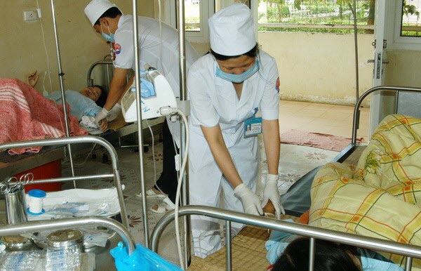cháu bé 10 tuổi chết, chết bất thương, bệnh viện quốc oai