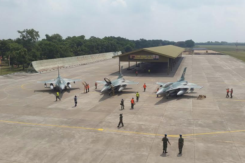 F-16 được sản xuất và xuất khẩu với rất nhiều biến thể khác nhau, mỗi biến thể lại có những nâng cấp và cải tiến riêng cho từng quốc gia. Điều đó khiến năng lực của các biến thể F-16 có sự khác biệt rất lớn. Các biến thể của 