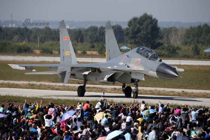 Giới quân sự cho rằng, chiến đấu cơ J-11B được phát triển dựa trên Su-27 của Nga Giới quân sự cho rằng, chiến đấu cơ J-11B được phát triển dựa trên Su-27 của Nga