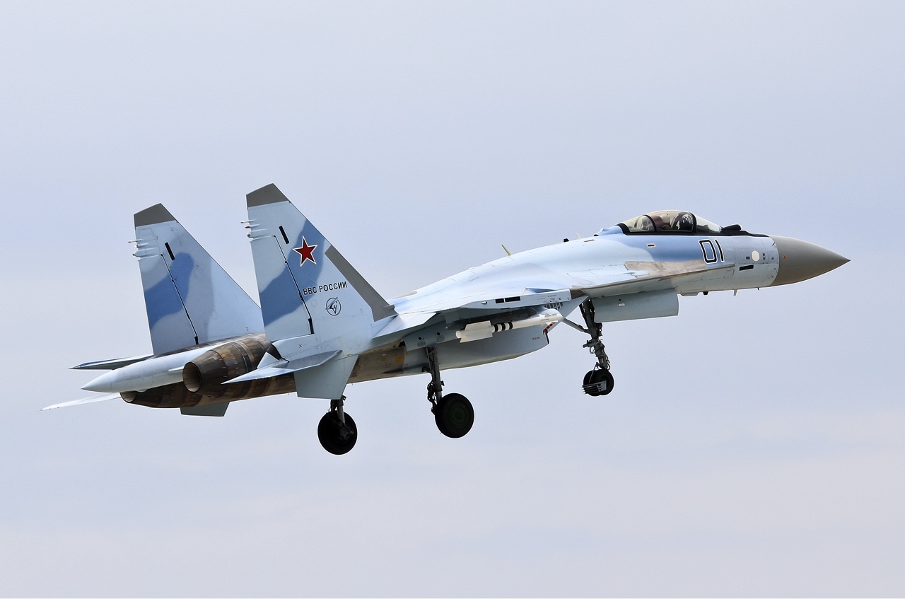Chiến đấu cơ Su-35S do Phòng thiết kế P.Sukhoi thiết kế và được sản xuất tại Xí nghiệp chế tạo máy bay Yuri Gagarin. Chiến đấu cơ Su-35S do Phòng thiết kế P.Sukhoi thiết kế và được sản xuất tại Xí nghiệp chế tạo máy bay Yuri Gagarin.