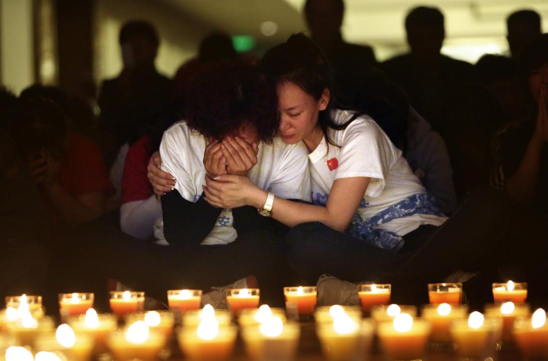 Việc kết th&uacute;c chiến dịch t&igrave;m kiếm m&aacute;y bay Malaysia MH370 mất t&iacute;ch c&agrave;ng kho&eacute;t s&acirc;u th&ecirc;m nỗi đau của gia đ&igrave;nh c&aacute;c nạn nh&acirc;n