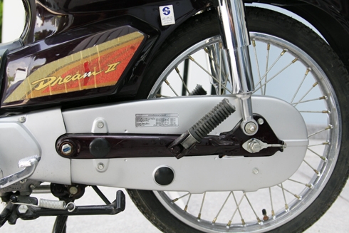 Honda Dream II sử dụng động cơ dung tích thực 97 phân khối, công suất 8 mã lực.