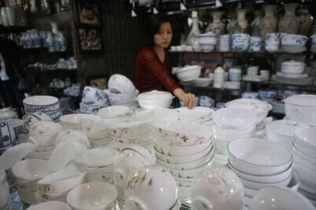 Chọn mua b&aacute;t đĩa an to&agrave;n n&ecirc;n dựa v&agrave;o nh&atilde;n hiệu v&agrave; xuất xứ