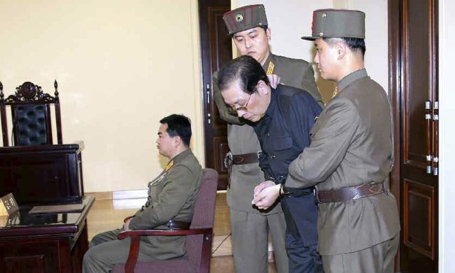 &Ocirc;ng Jang Song Thaek bị Chủ tịch Triều Ti&ecirc;n Kim Jong Un hạ lệnh bắt giữ v&agrave; xử tử trong v&ograve;ng chưa đầy 1 tuần