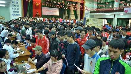 Chủ Nhật Đỏ thu h&uacute;t h&agrave;ng vạn lượt người tham gia hiến m&aacute;u cứu người