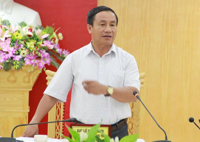 &Ocirc;ng L&ecirc; Đ&igrave;nh Sơn - Ph&oacute; B&iacute; thư Tỉnh ủy, Ph&oacute; Chủ tịch UBND tỉnh - tr&uacute;ng cử chức danh Chủ tịch UBND tỉnh H&agrave; Tĩnh với số 44/44 phiếu. 