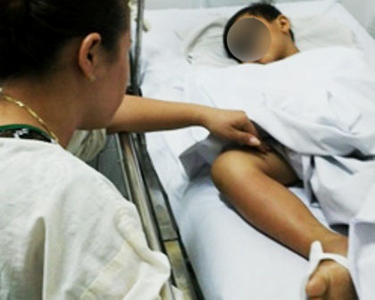 Đ&atilde; c&oacute; nhiều trường hợp nạn nh&acirc;n bị rắn cắn bị rối loạn đ&ocirc;ng m&aacute;u nặng v&igrave; tự &yacute; chữa rắn cắn ở nh&agrave;