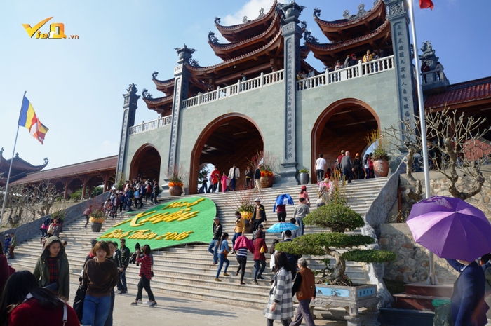 ch&ugrave;a Ba V&agrave;ng ở U&ocirc;ng B&iacute; 