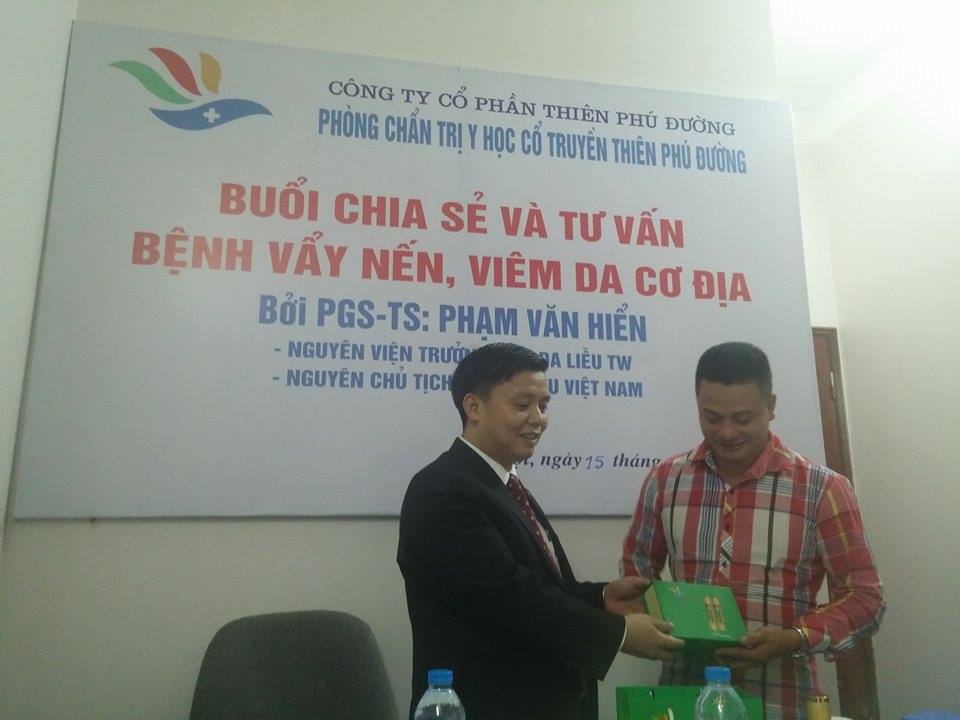 Nhiều bệnh nh&acirc;n đ&atilde; chữa bệnh vẩy nến th&agrave;nh c&ocirc;ng nhờ thảo dược của ph&ograve;ng kh&aacute;m Thi&ecirc;n Ph&uacute; Đường