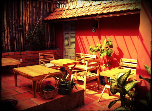 Chụp ảnh Tết dương lịch 2015 trong qu&aacute;n caf&eacute; l&agrave; một lựa chọn hợp l&yacute; v&agrave; ấm &aacute;p