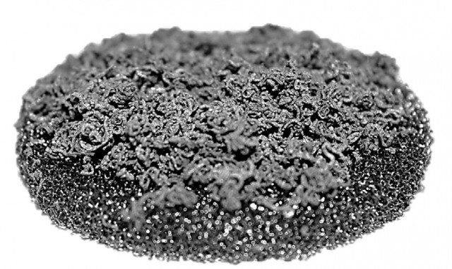 Vật liệu bao gồm lớp vảy than chì và lớp xốp carbon Vật liệu bao gồm lớp vảy than chì và lớp xốp carbon