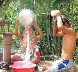 Nước sinh hoạt chứa nhiều Clo cũng rất nguy hiểm
