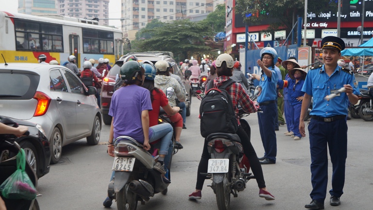 sập cần cẩu