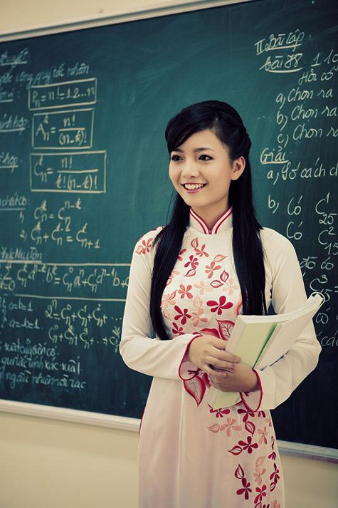 C&ocirc; gi&aacute;o Hồng Anh từng l&agrave; cựu học sinh THPT H&agrave; Nội - Amsterdam