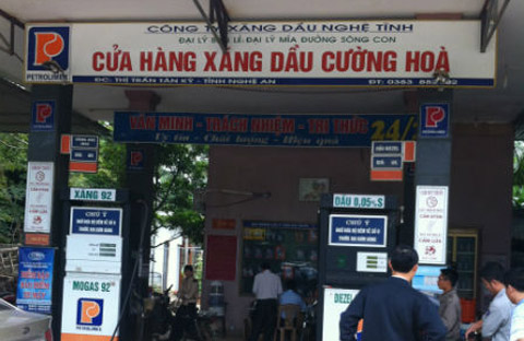 Nhiều cơ sở xăng dầu ở Nghệ An bị xử l&yacute; v&igrave; l&agrave;m ăn gian dối