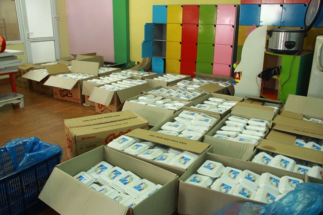 H&agrave;ng ngh&igrave;n cơm hộp miễn ph&iacute; sẵn s&agrave;ng phục vụ kỳ thi đại học 2014