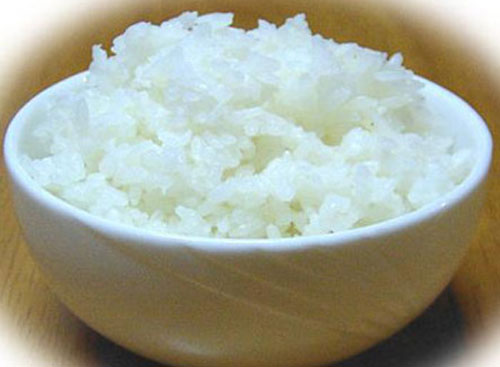 Cơm nguội v&agrave; t&aacute;c dụng kh&ocirc;ng phải ai cũng biết