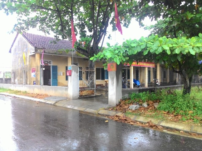 Trụ sở C&ocirc;ng an phường Thủy Dương - nơi xảy ra vụ việc c&ocirc;n đồ đ&aacute;nh c&ocirc;ng an