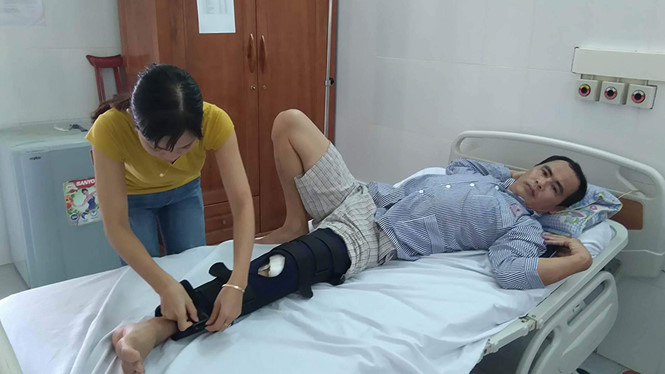 Trước khi xảy ra vụ truy s&aacute;t, c&aacute;c xe kh&aacute;ch của anh Th&agrave;nh đ&atilde; nhiều lần bị chặn đường, đập ph&aacute;