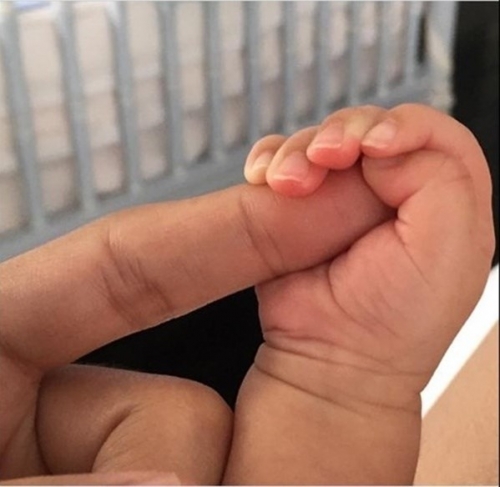 Tăng Thanh H&agrave; c&ugrave;ng con trai bất ngờ lộ diện