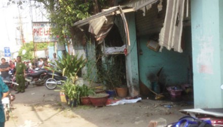 C&ocirc;ng an phong tỏa hi&ecirc;̣n trường đ&ecirc;̉ đi&ecirc;̀u tra