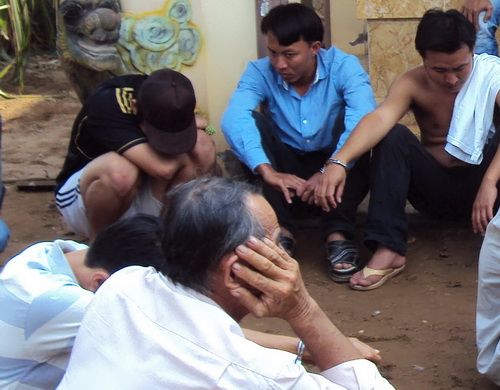 Một trường g&agrave; bị c&ocirc;ng an triệt ph&aacute; trước đ&oacute;