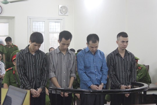 4 cựu c&ocirc;ng an x&atilde; đ&aacute;nh người đ&atilde; bị xử phạt nghi&ecirc;m trọng