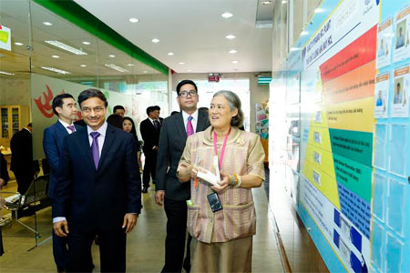 C&ocirc;ng ch&uacute;a Th&aacute;i Lan tới thăm cụm nh&agrave; m&aacute;y Unilever Việt Nam